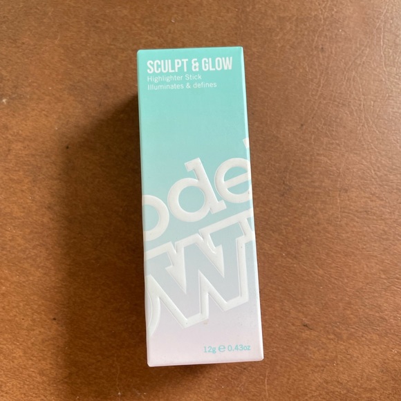 Models Own NWT Highlighter Sculpt and Glow stick color 03 Incandescent - Picture 7 of 9